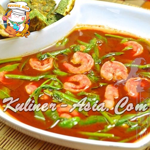 Kaeng Som Gai: Sup Asam Pedas Thailand yang Menggoda Selera