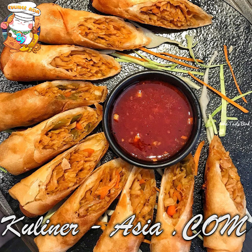 Lumpia Ayam: Makanan Khas Indonesia yang Wajib Di nikmati dengan 5 Rasa Uniknya